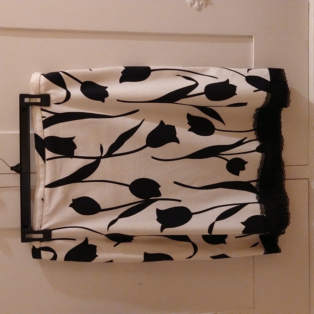 Grace Elements black and white print skirt Sz 12P